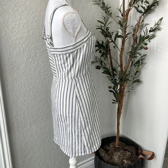 Ivy + Main Classic Striped Linen Blend Striped Button Front Dress Size Medium - Picture 9 of 12